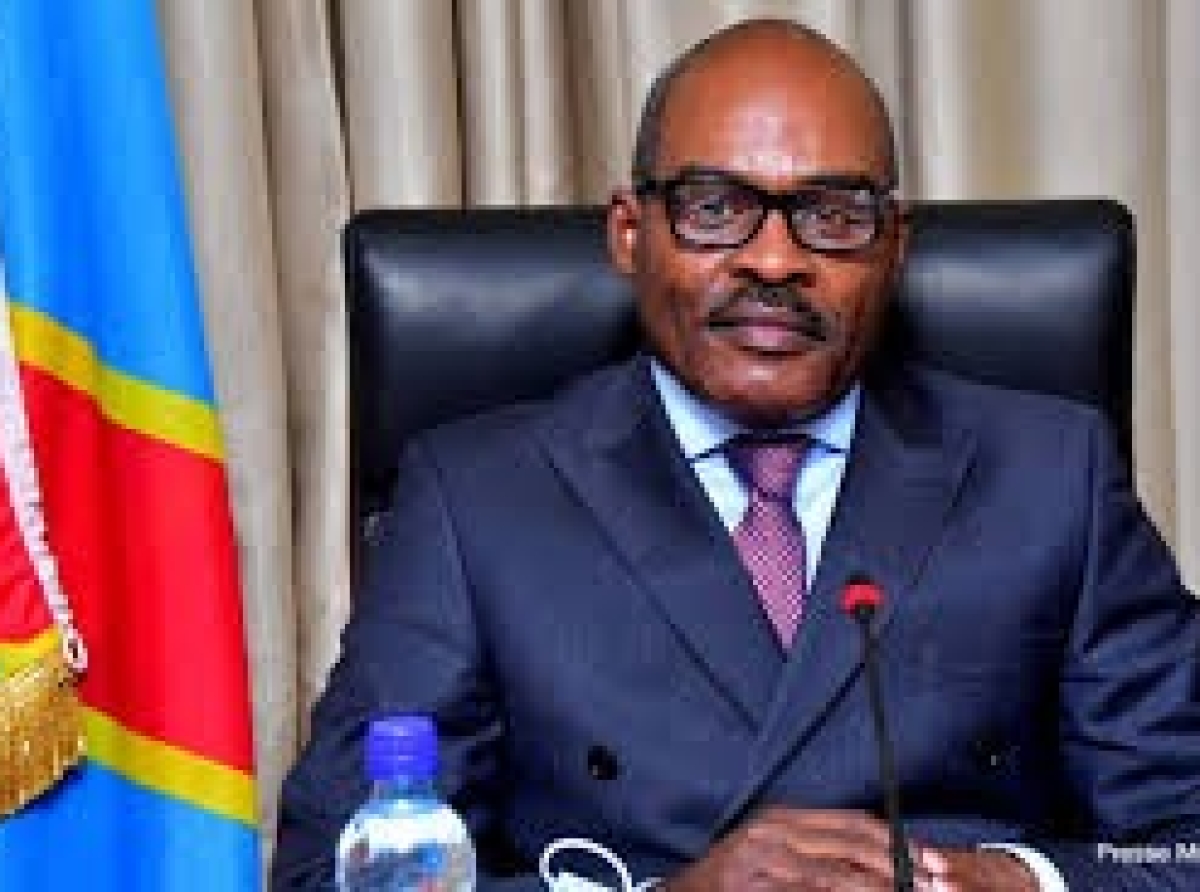 Nicolas KAZADI, simple Ministre des Finances ou Fidèle SeNicolas KAZADI, simple Ministre des Finances ou Fidèle Serviteur de Félix TSHISEKEDI ?rviteur de Félix TSHISEKEDI ?